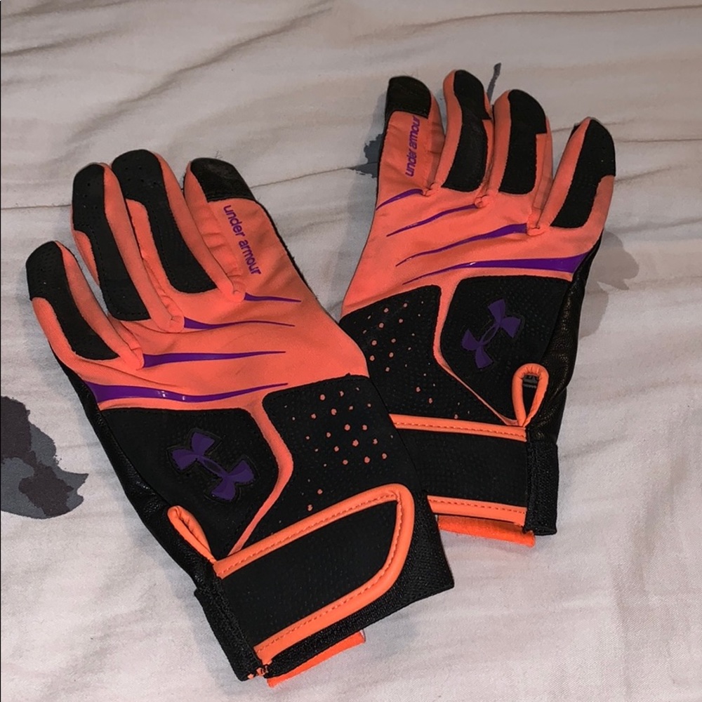 Softball batting gloves